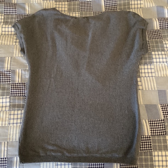 XSMALL New York & Company Gray Sweater - Picture 3 of 4
